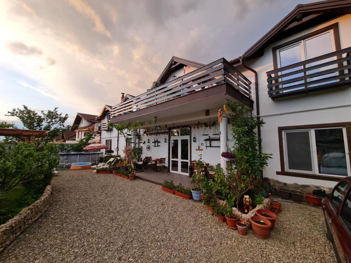 Casa Aryan Apartment Sanpetru ภายนอก รูปภาพ